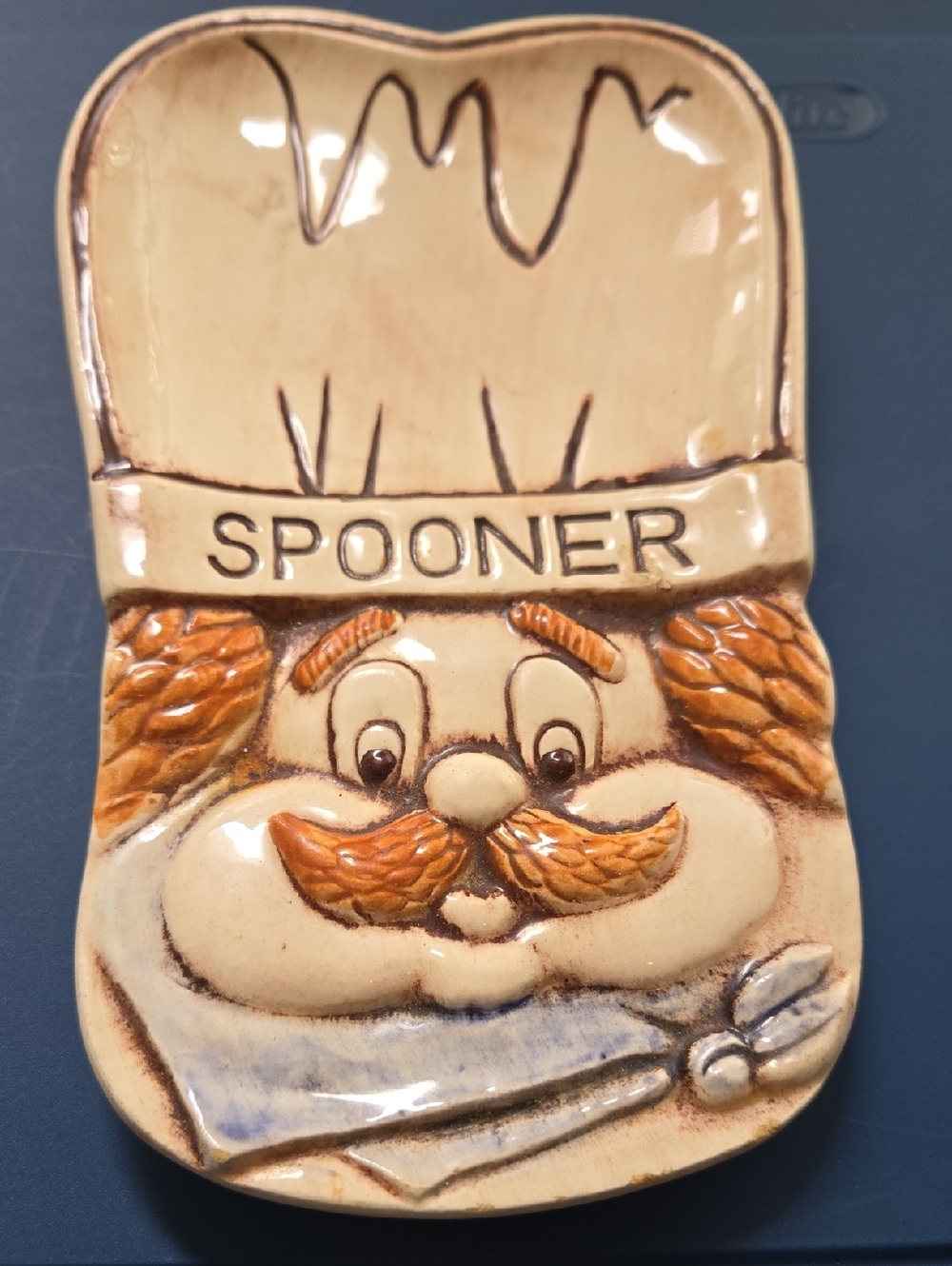 Vintage Treasure Craft Ceramic "Spooner" Chef Spoon Rest - MINT (BIN 009)